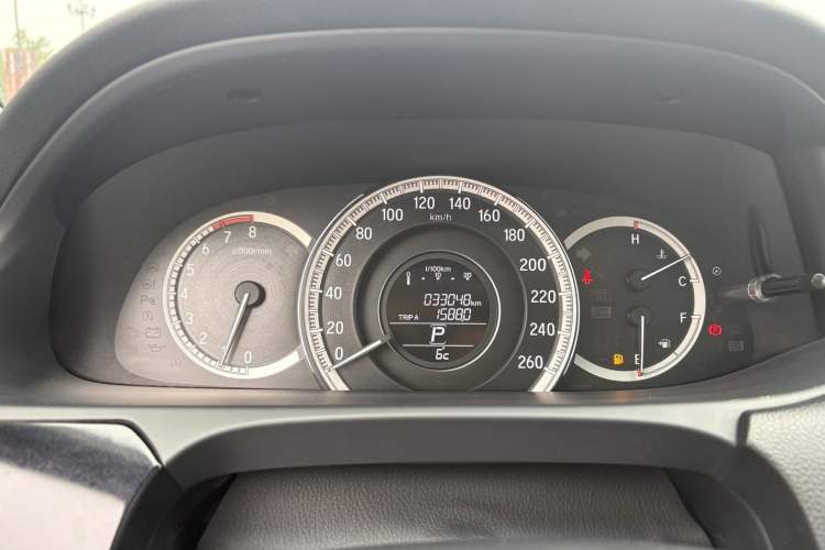 Used Honda Accord 2016 2.0L Comfort Edition Odometer Close Up