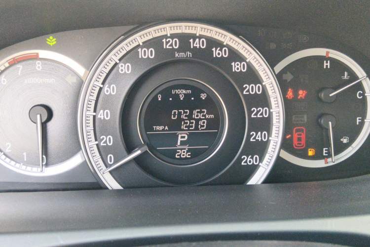 Used Honda Accord 2016 2.0L Elite Edition Odometer Close Up