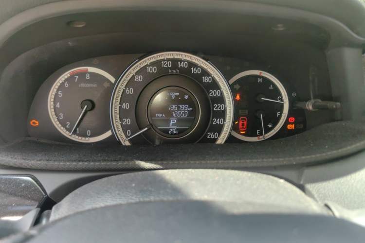 Used Honda Accord 2016 2.0L Comfort Edition Odometer Close Up