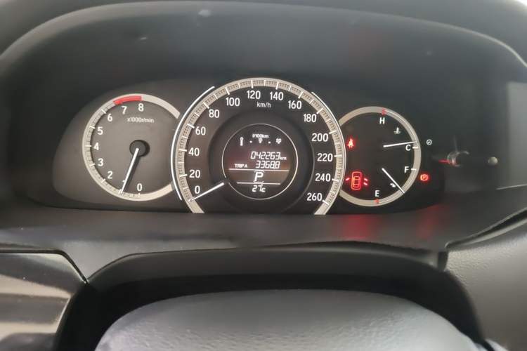 Used Honda Accord 2016 2.0L Comfort Edition Odometer Close Up