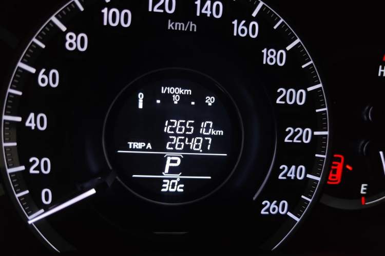 Used Honda Accord 2016 2.0L Comfort Edition Odometer Close Up