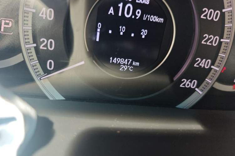 Used Honda Accord 2016 2.4L Prestige Edition Odometer Close Up