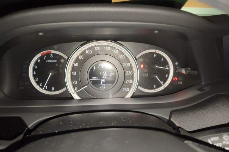 Used Honda Accord 2016 2.0L Comfort Edition Odometer Close Up