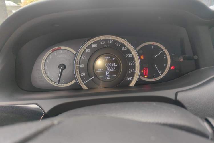 Used Honda Accord 2016 2.0L Comfort Edition Odometer Close Up