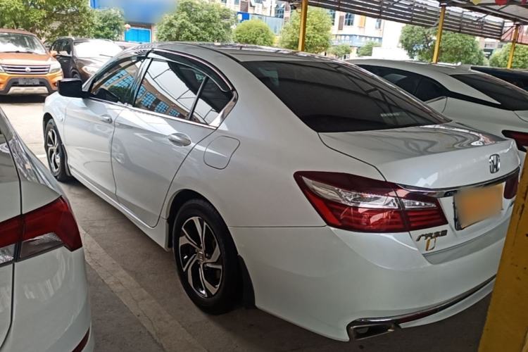 Used Honda Accord 2016 2.0L Comfort Edition Rear Left 45 Deg