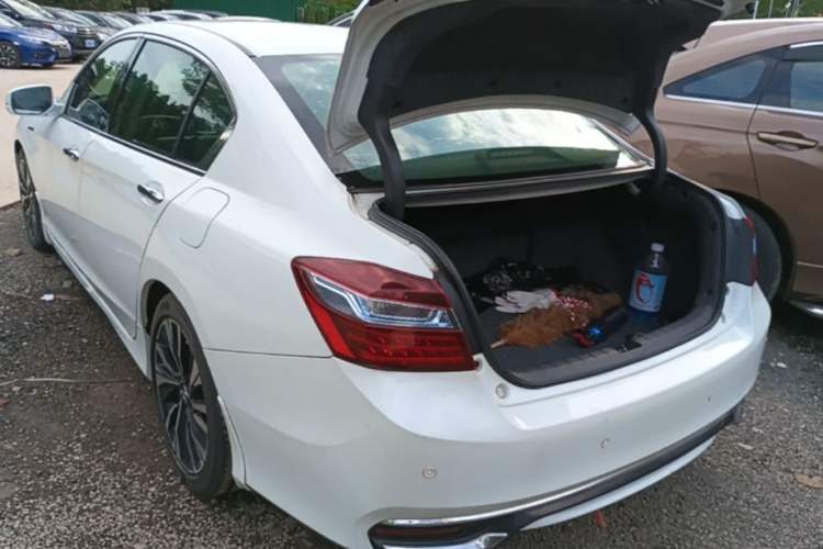 Used Honda Accord 2016 Hybrid 2.0L Rui Ling Edition Rear Left 45 Deg