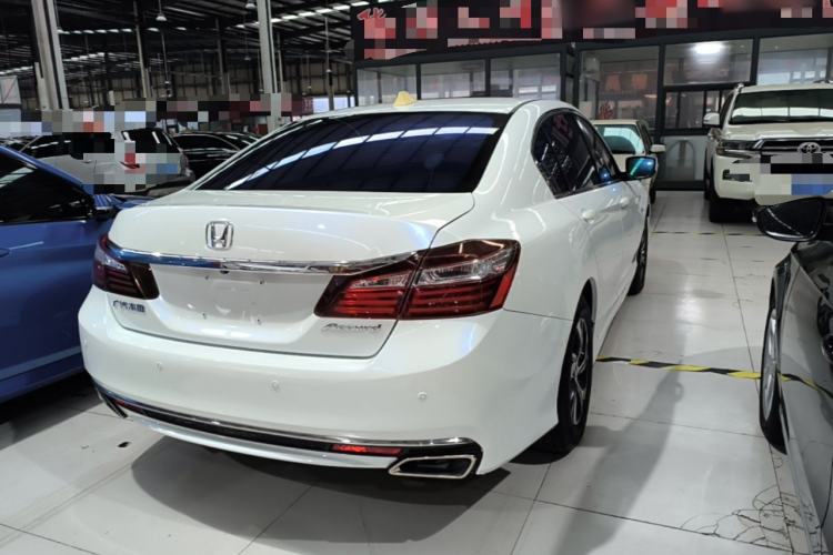 Used Honda Accord 2016 2.0L Comfort Edition Rear Right 45 Deg