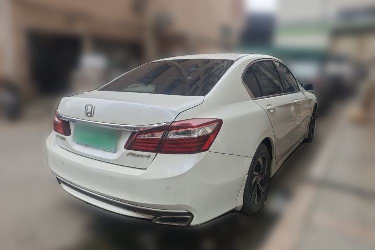 Used Honda Accord 2016 2.0L Luxury Edition Rear Right 45 Deg