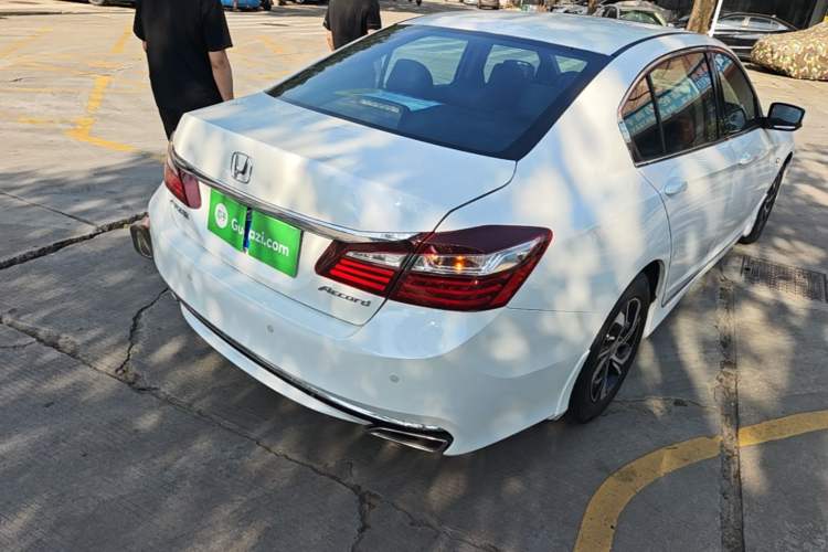 Used Honda Accord 2016 2.0L Comfort Edition Rear Right 45 Deg