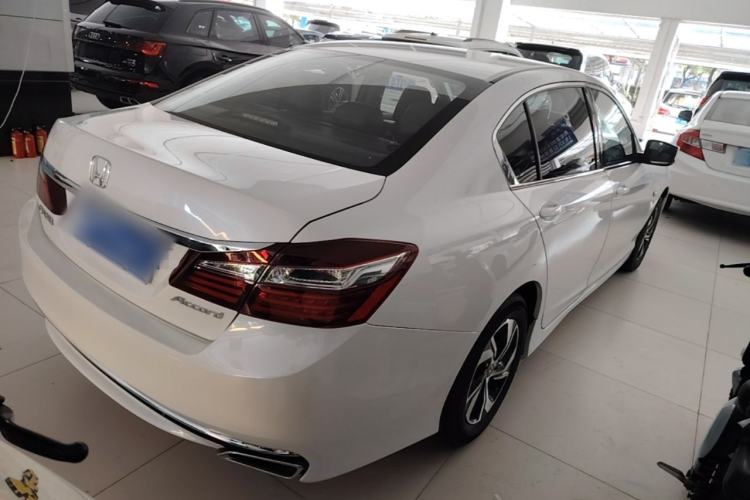 Used Honda Accord 2016 2.0L Comfort Edition Rear Right 45 Deg