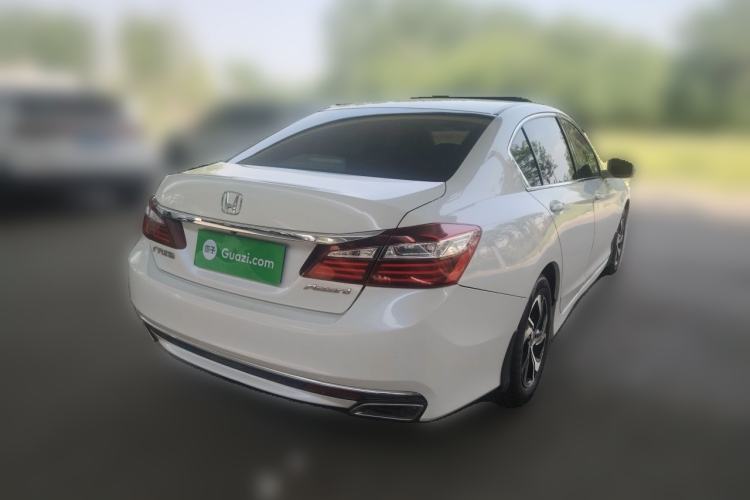 Used Honda Accord 2016 2.0L Luxury Edition Rear Right 45 Deg