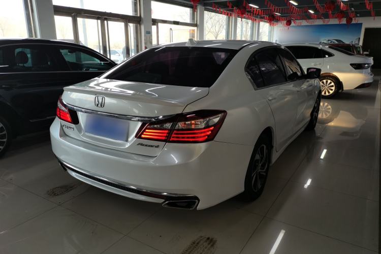Used Honda Accord 2016 2.0L Comfort Edition Rear Right 45 Deg