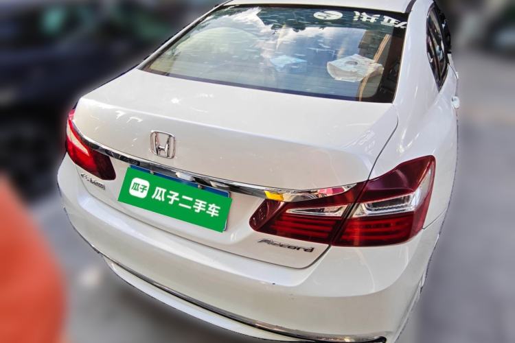 Used Honda Accord 2016 2.0L Comfort Edition Rear Right 45 Deg