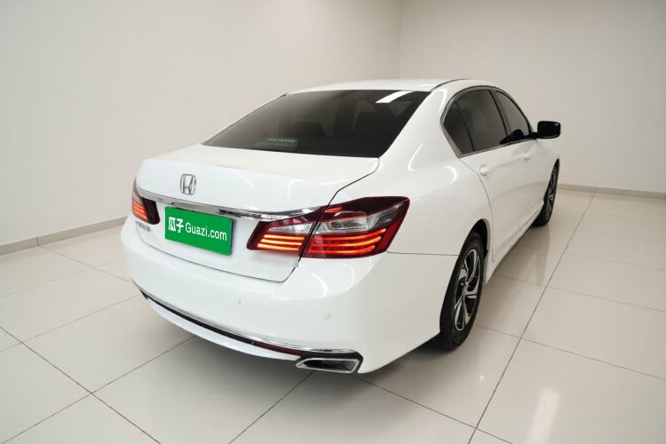 Used Honda Accord 2016 2.0L Comfort Edition Rear Right 45 Deg