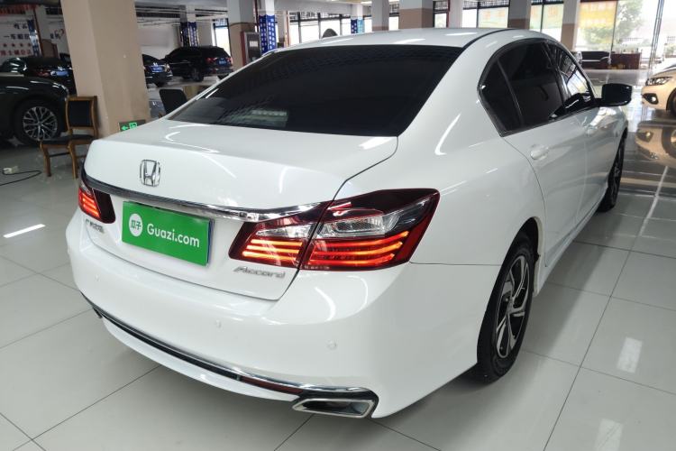 Used Honda Accord 2016 2.0L Comfort Edition Rear Right 45 Deg