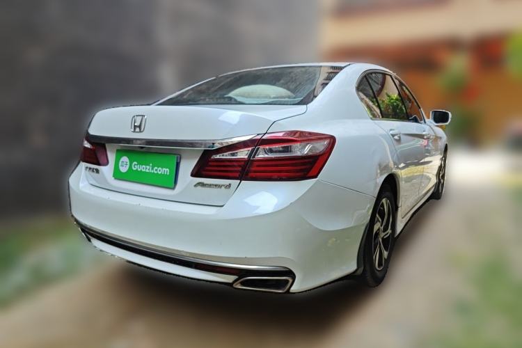 Used Honda Accord 2016 2.0L Luxury Edition Rear Right 45 Deg