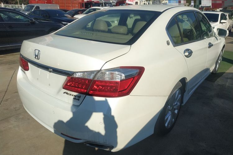 Used Honda Accord 2016 2.4L EX New Year Limited Edition Special Package Rear Right 45 Deg