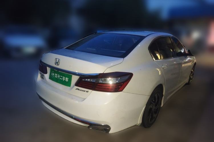 Used Honda Accord 2016 2.0L Comfort Edition Rear Right 45 Deg