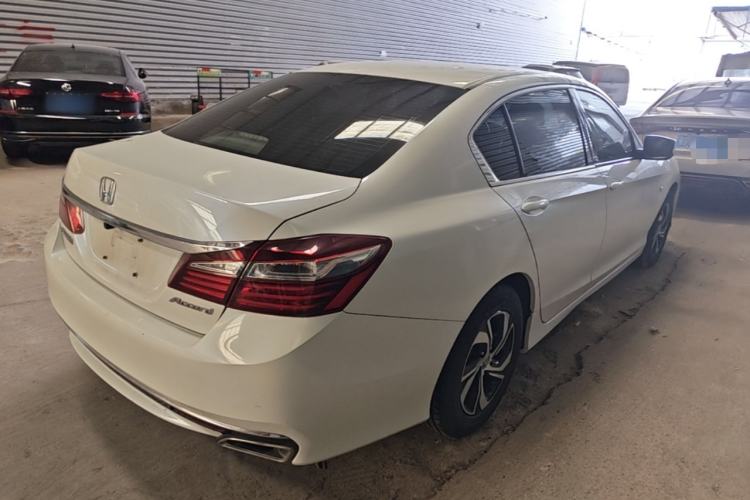 Used Honda Accord 2016 2.0L Comfort Edition Rear Right 45 Deg