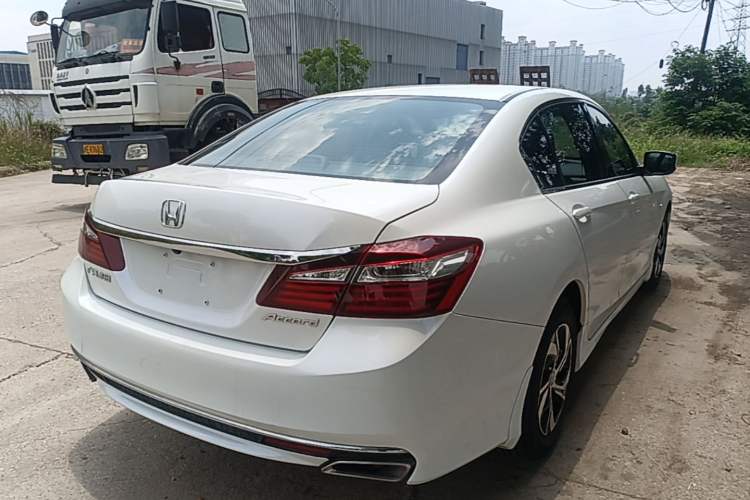 Used Honda Accord 2016 2.0L Comfort Edition Rear Right 45 Deg