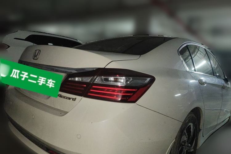 Used Honda Accord 2016 2.0L Comfort Edition Rear Right 45 Deg
