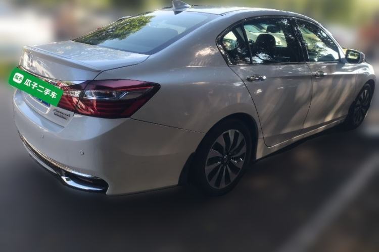 Used Honda Accord 2016 Hybrid 2.0L Sharp Edition Rear Right 45 Deg