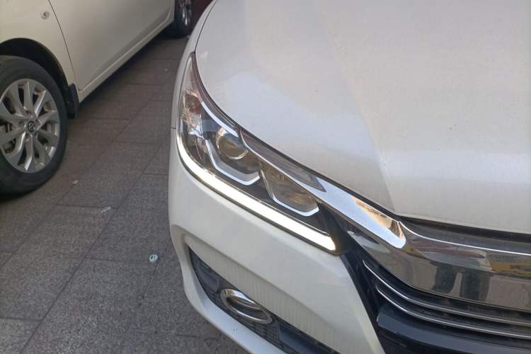 Used Honda Accord 2016 2.0L Comfort Edition Right Front Headlight