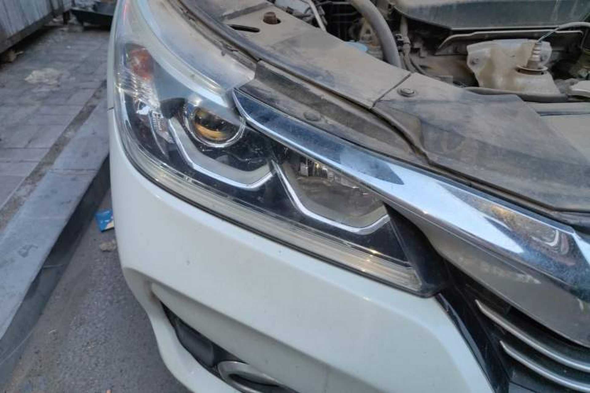 Used Honda Accord 2016 2.0L Luxury Edition Right Front Headlight