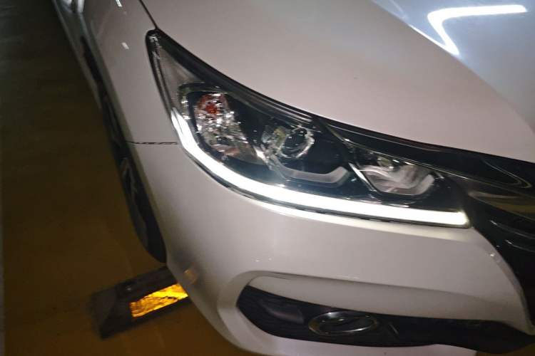 Used Honda Accord 2016 2.0L Comfort Edition Right Front Headlight
