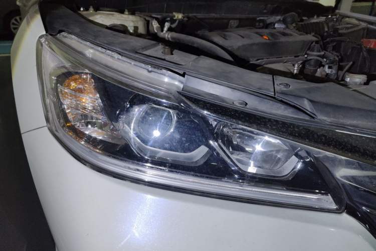 Used Honda Accord 2016 2.0L Comfort Edition Right Front Headlight