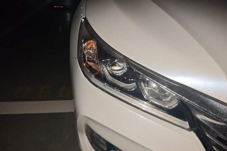 Used Honda Accord 2016 2.0L Comfort Edition Right Front Headlight