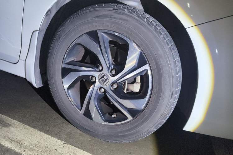 Used Honda Accord 2016 2.0L Elite Edition Right Front Wheel Hub