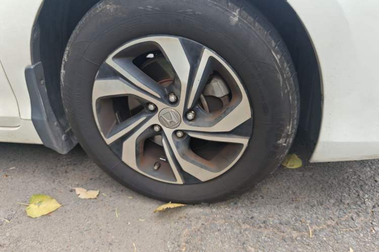Used Honda Accord 2016 2.0L Elite Edition Right Front Wheel Hub