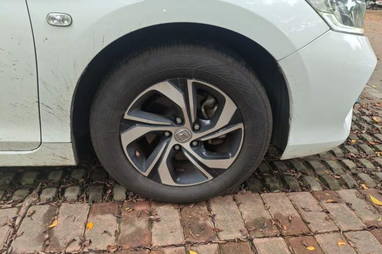 Used Honda Accord 2016 2.0L Elite Edition Right Front Wheel Hub