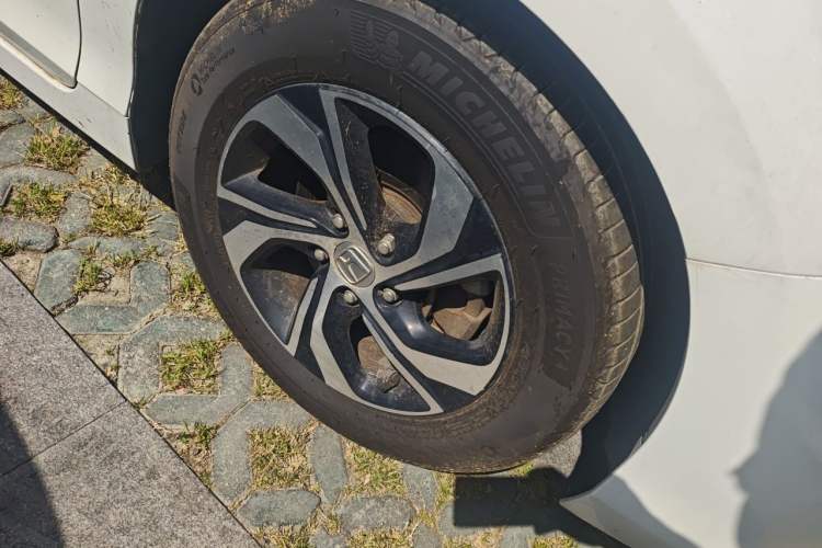 Used Honda Accord 2016 2.0L Comfort Edition Right Front Wheel Hub