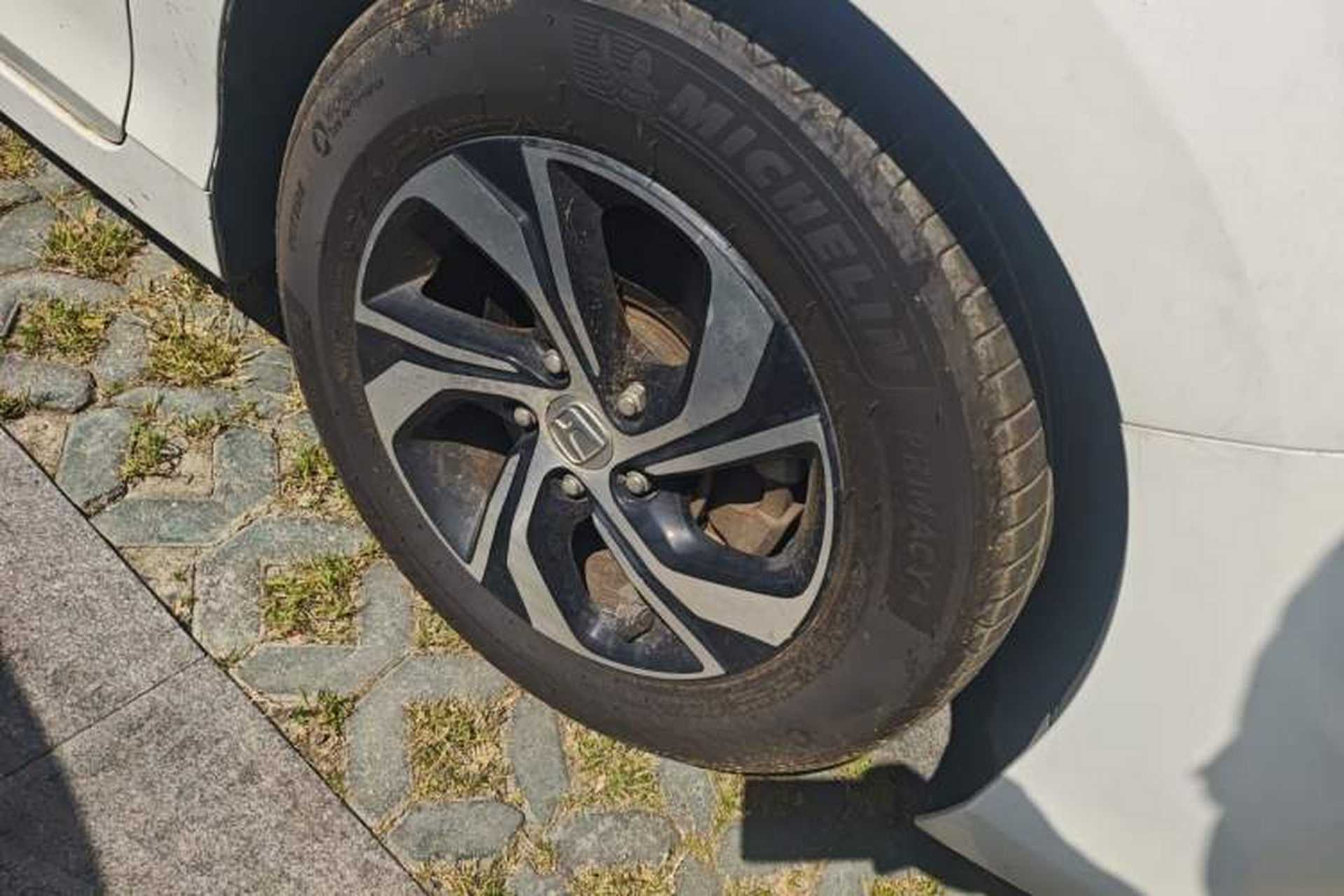 Used Honda Accord 2016 2.0L Comfort Edition Right Front Wheel Hub
