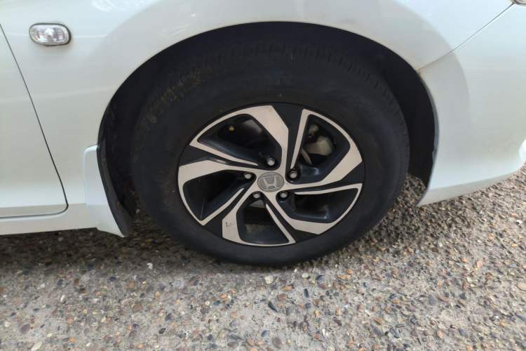 Used Honda Accord 2016 2.0L Elite Edition Right Front Wheel Hub