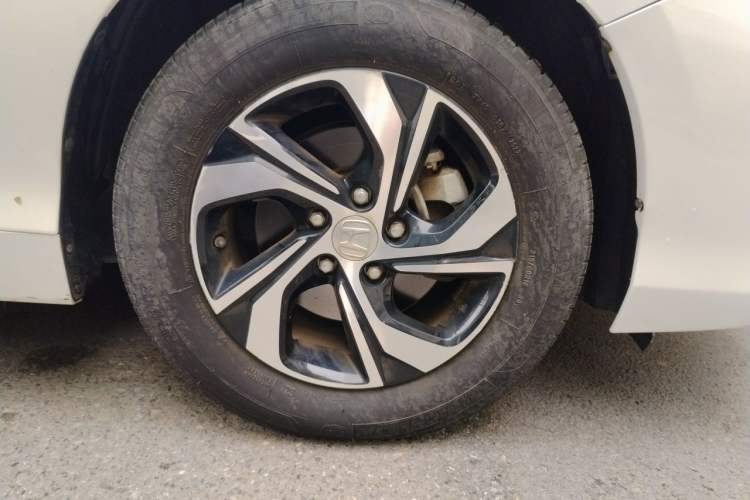 Used Honda Accord 2016 2.0L Comfort Edition Right Front Wheel Hub