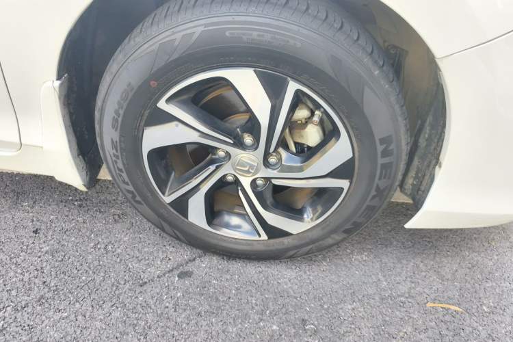 Used Honda Accord 2016 2.0L Elite Edition Right Front Wheel Hub