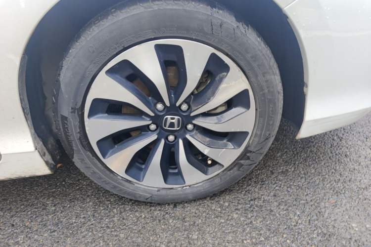 Used Honda Accord 2016 Hybrid 2.0L Sharp Edition Right Front Wheel Hub