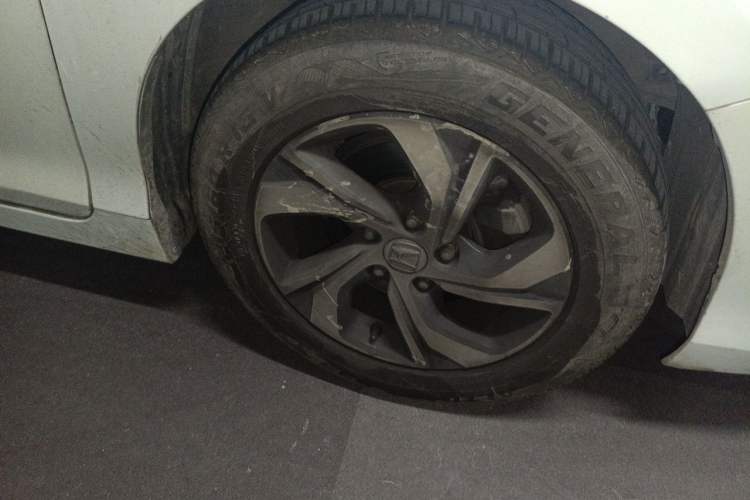 Used Honda Accord 2016 2.0L Comfort Edition Right Front Wheel Hub