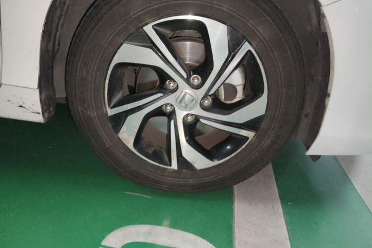 Used Honda Accord 2016 2.0L Comfort Edition Right Front Wheel Hub