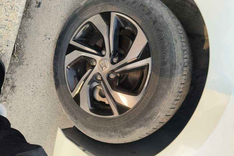 Used Honda Accord 2016 2.0L Comfort Edition Right Front Wheel Hub