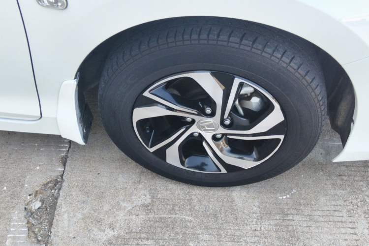 Used Honda Accord 2016 2.0L Elite Edition Right Front Wheel Hub