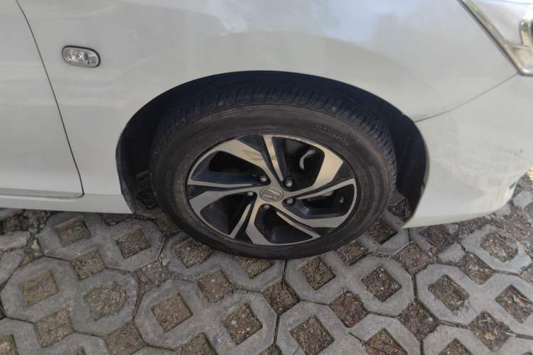 Used Honda Accord 2016 2.0L Comfort Edition Right Front Wheel Hub