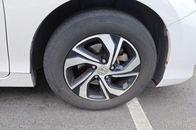 Used Honda Accord 2016 2.0L Comfort Edition Right Front Wheel Hub