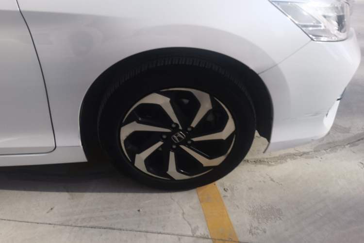 Used Honda Accord 2016 2.4L Prestige Edition Right Front Wheel Hub