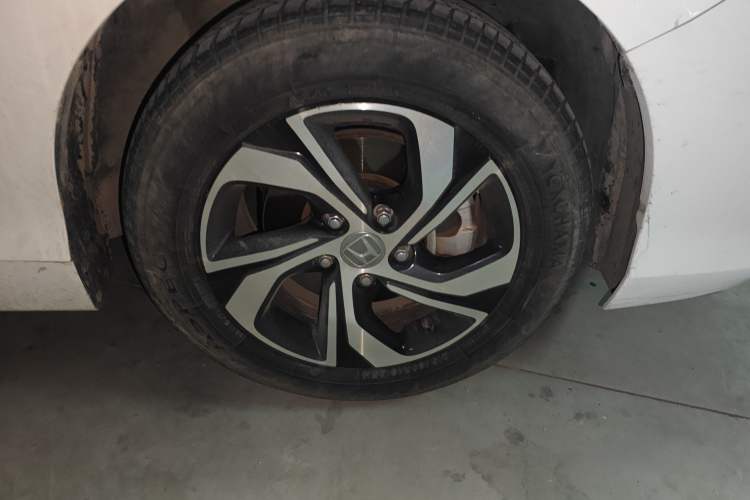 Used Honda Accord 2016 2.0L Elite Edition Right Front Wheel Hub