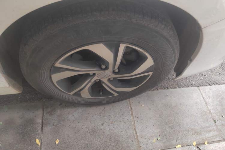 Used Honda Accord 2016 2.0L Comfort Edition Right Front Wheel Hub