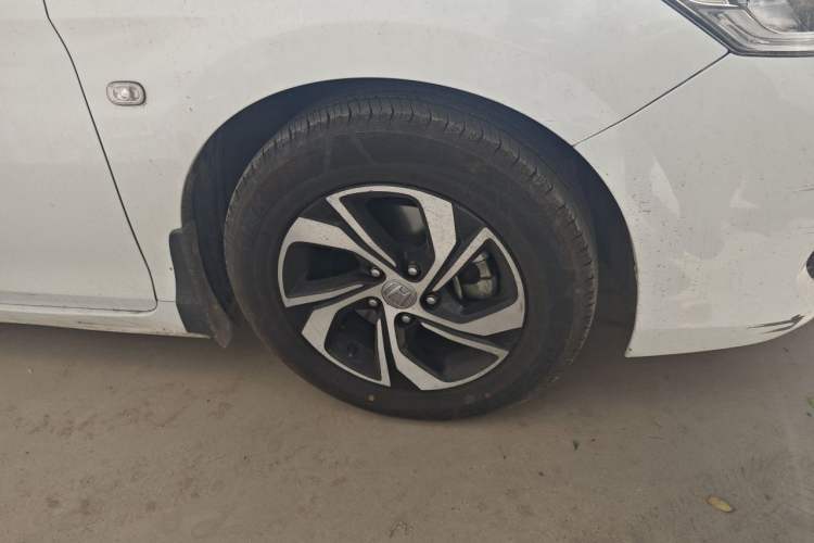 Used Honda Accord 2016 2.0L Elite Edition Right Front Wheel Hub
